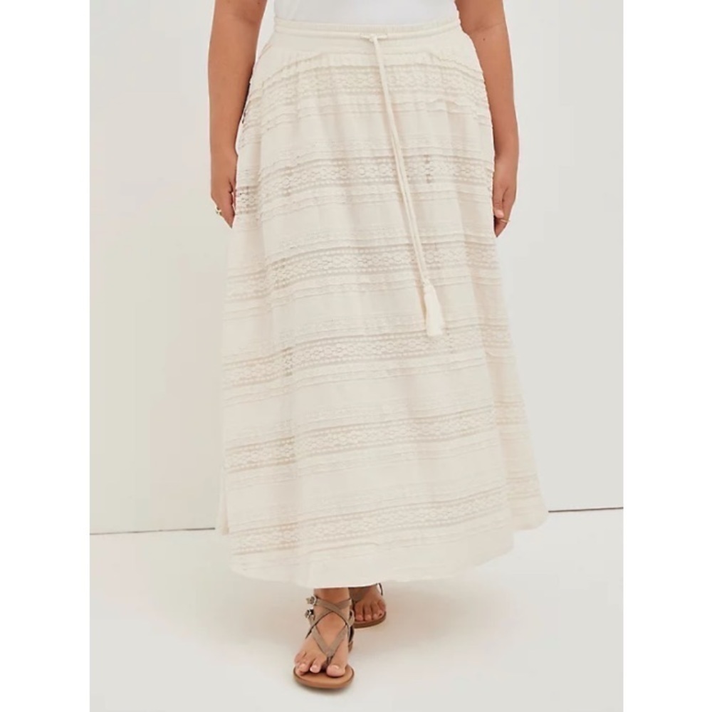 COPY - IVORY LACE MAXI SKIRT - Picture 2 of 7